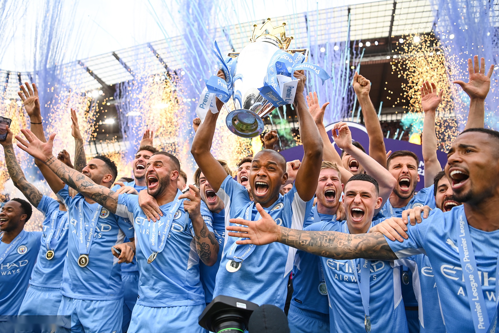 塞斯科在接 塞斯科在接